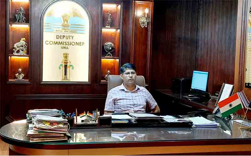 सुख आश्रय योजना के तहत अनाथ बच्चों को मिलेगी भूमि व 3 लाख रुपए की आर्थिक मदद – डीसी