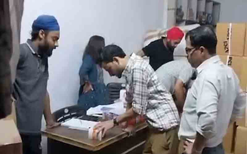 बद्दी में नकली दवाई बनाने वाली कंपनी का पर्दाफाश, 50 लाख के करीब स्टॉक सीज