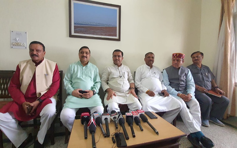 हिमाचल में कांग्रेसी ही करेंगे कांग्रेस सरकार का तख्तापलट