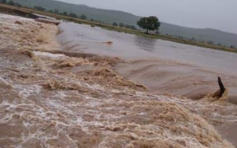 बरसात में नदियों, खड्डो तथा नालों से रहे दूर लोग, डीसी ने दी चेतावनी
