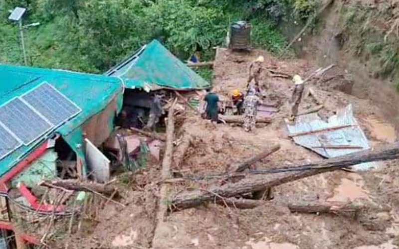 मकान पर गिरा पहाड़ी से भारी-भरकम मलबा, 22 वर्षीय युवती की मौत