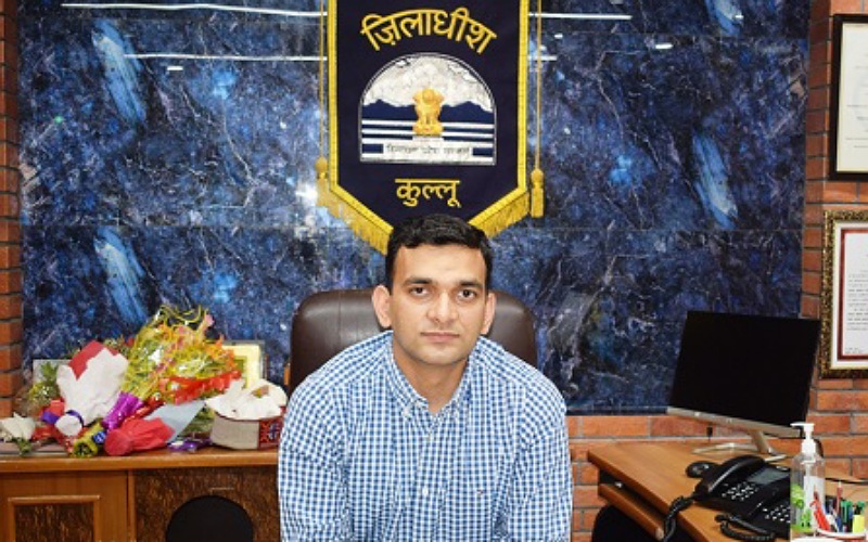 कुल्लू में फंसे सभी लोग किए रेस्क्यू,पानी, बिजली, सड़कों को रिस्टोर करने का प्रयास- डीसी