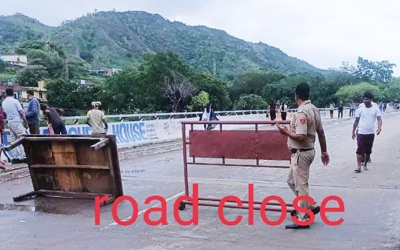 काला अंब मारकंडा पुल 4 इंच धसा, यातायात के लिए हुआ बंद