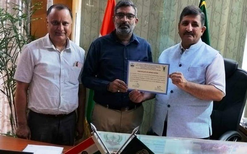 कुलपति प्रो एच के चौधरी ने सराहा डॉक्टर प्रदीप कुमार के कार्य को
