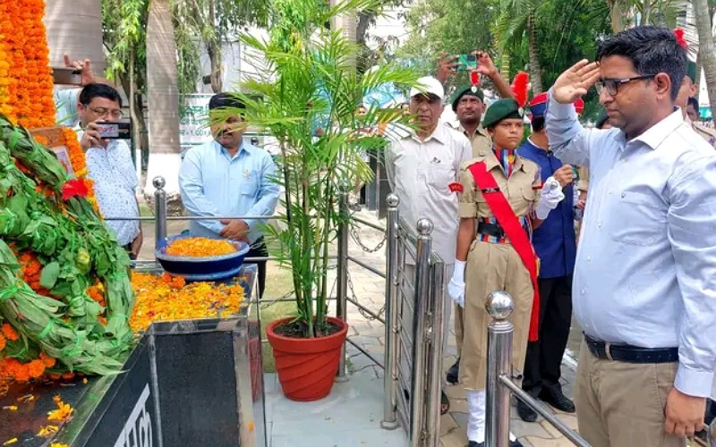 शहीद स्मारक ऊना में दी गई कारगिल युद्ध के शहीदों को श्रद्धांजलि