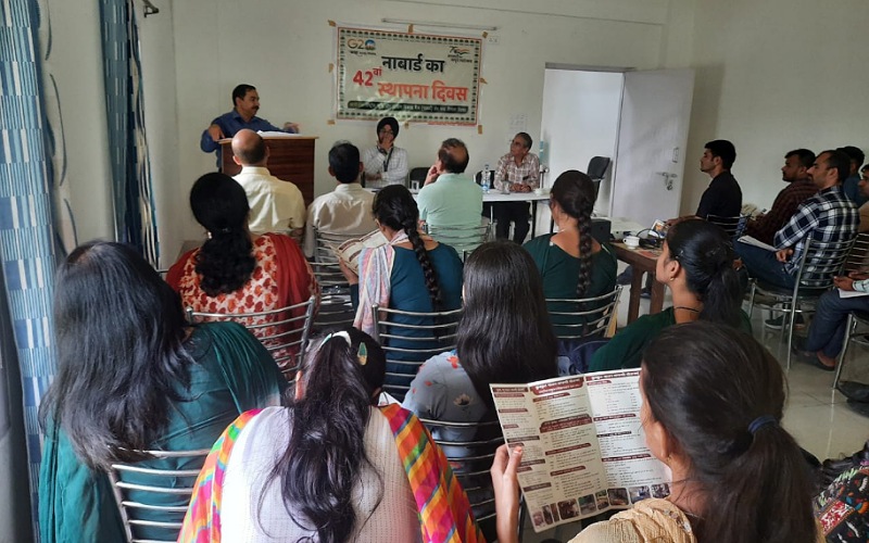 नाहन में मनाया नाबार्ड का 42वां स्थापना दिवस, किसानों को दी योजनाओं की जानकारी