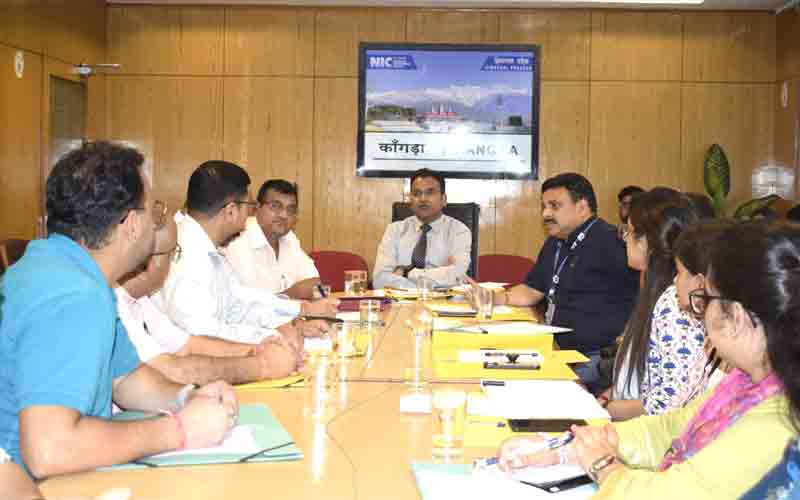 स्वास्थ्य संस्थानों में रोगियों को बेहतर सुविधाएं करवाएं उपलब्ध- उपायुक्त