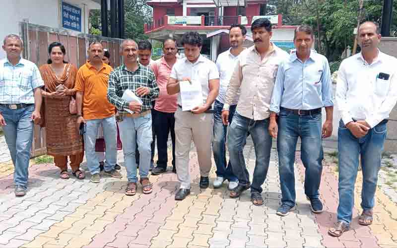 पंचायत प्रधान यूनियन नाहन ब्लॉक के प्रतिनिधिमंडल ने डीसी सिरमौर से की मुलाकात