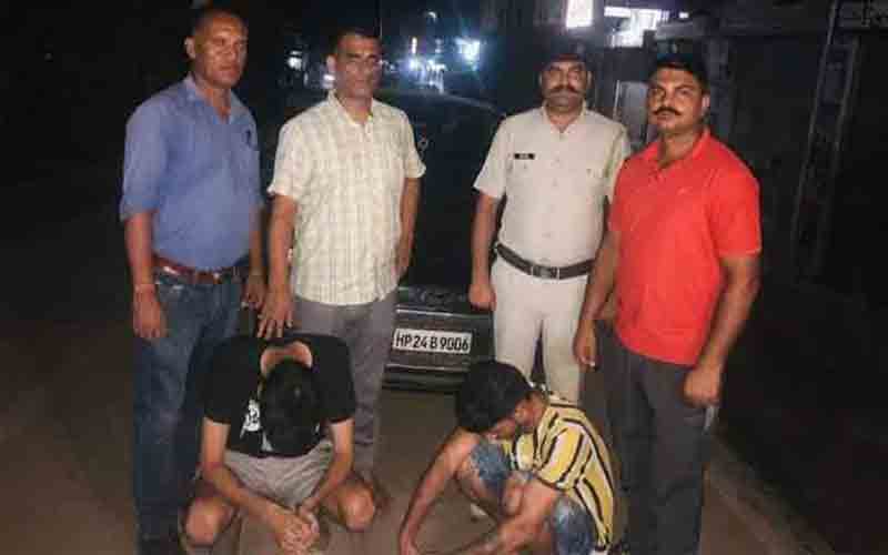 पुलिस ने चिट्टे सहित गिरफ्तार किए 2 तस्कर
