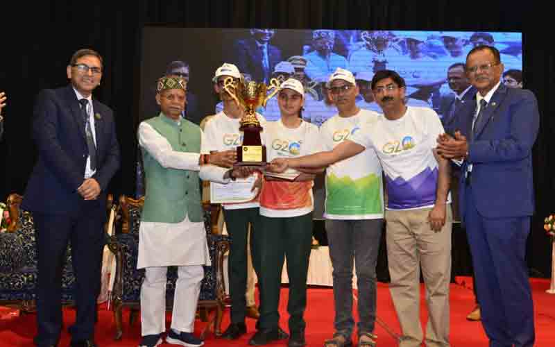 वित्तीय साक्षरता पर अखिल भारतीय प्रश्नोत्तरी प्रतियोगिता के विजेताओं को राज्यपाल ने किया सम्मानित