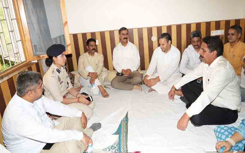 मुख्यमंत्री ने कांग्रेस नेता की माता के निधन पर किया शोक व्यक्त