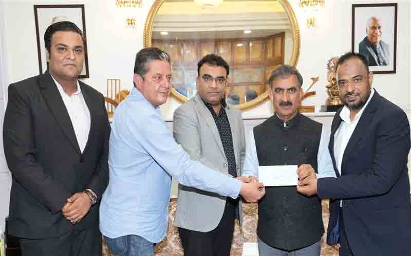 हंस फाउंडेशन दिल्ली ने मुख्यमंत्री राहत कोष के लिए दिए 5 करोड़ रुपए
