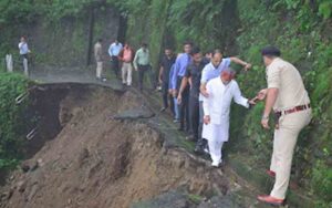 Governor-visits-disaster-af.jpg