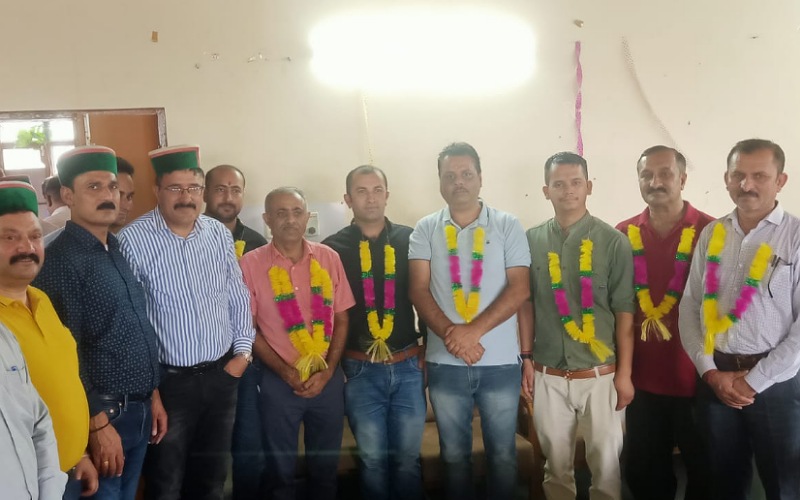 जिला सिरमौर के सभागार में गैर शिक्षक कर्मचारी महासंघ की बैठक हुई संपन्न
