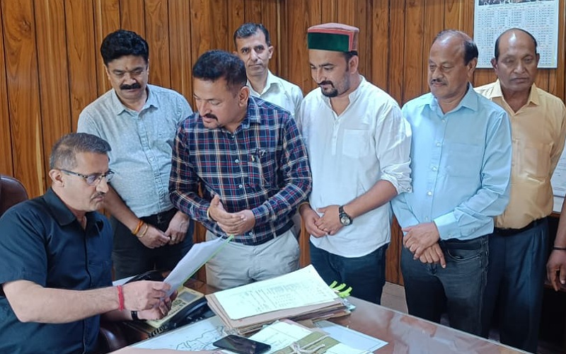 नाहन में ट्रैफिक बड़ी समस्या मगर होगा समाधान- तोमर