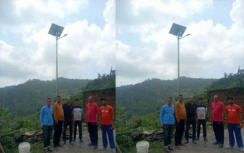 सरकाघाट उपमंडल में 20 सोलर स्ट्रीट लाइटस स्थापित