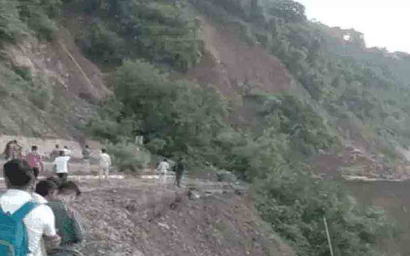 चंडीगढ़-शिमला नेशनल हाईवे फिर हुआ बंद, लोगों की बढ़ी मुश्किलें