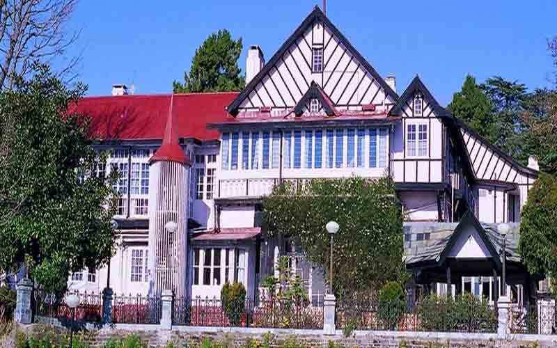 राजभवन खुलने पर पहले दिन स्थानीय स्कूल के 60 बच्चों ने किया भ्रमण