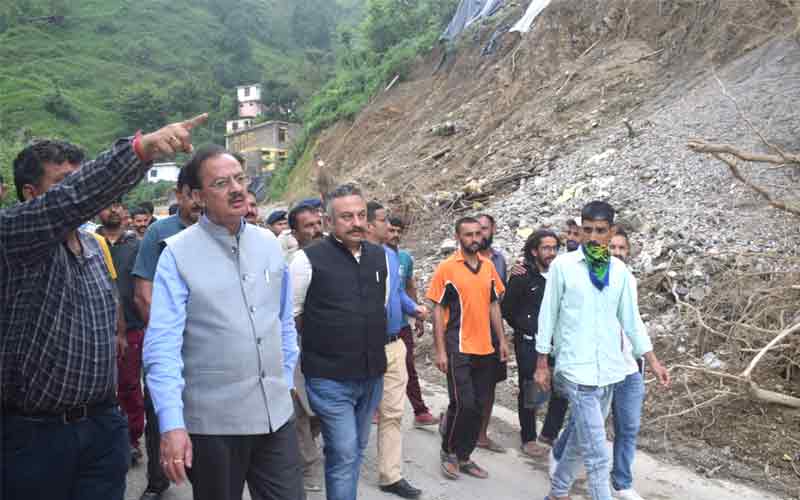 शिक्षा मंत्री रोहित ठाकुर ने शिलाई क्षेत्र में भारी बारिश से हुए नुकसान का लिया जायजा