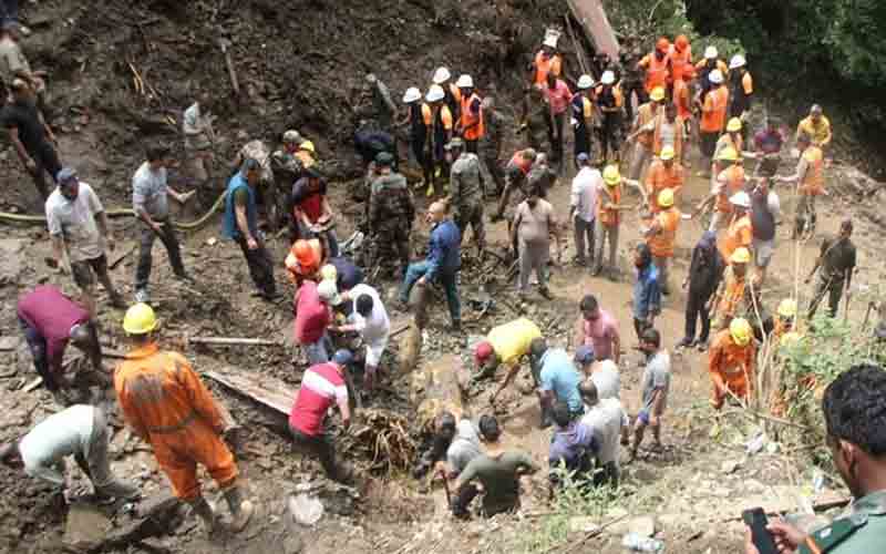 समरहिल में पुलिस प्रशासन ने सर्च ऑपरेशन किया बंद, सभी 20 शव बरामद