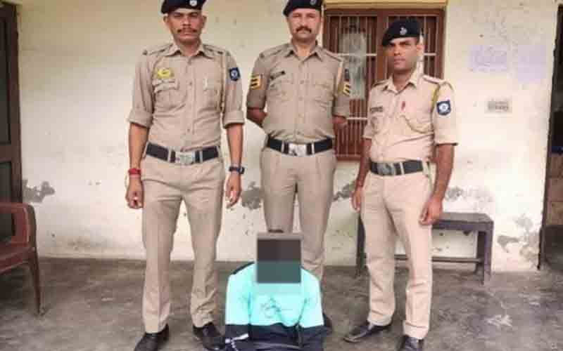 18 वर्षीय युवक को चोरी के आरोप में किया गिरफ्तार