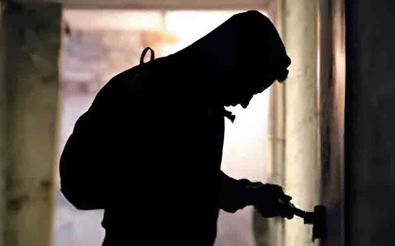 चोरों ने ज्वैलरी की वर्कशाॅप में लगाई सेंध, लाखों के आभूषण व नकदी लेकर हुए फरार