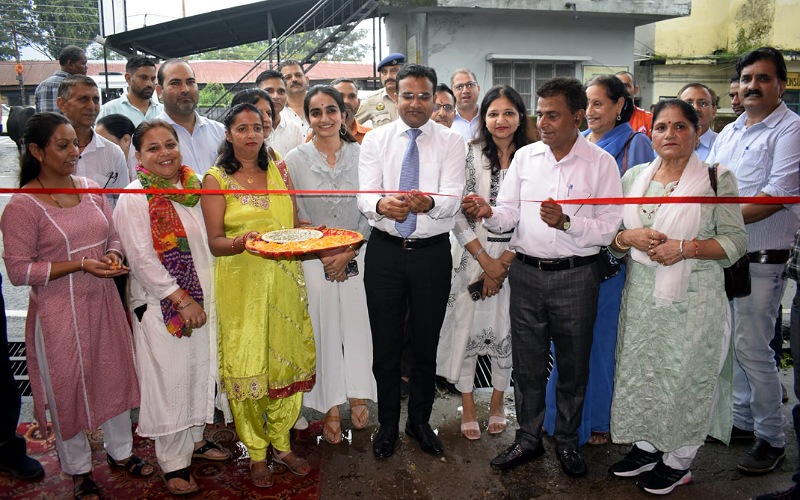 जरूरतमंदों तक पहुंचेंगे रेडक्रॉस सोसाइटी के सेवा प्रकल्प- डीसी