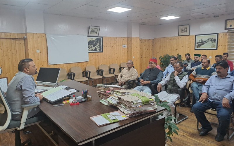 सैहब सोसाइटी वर्करज़ यूनियन शिमला ने नगर निगम आयुक्त से की मुलाकात