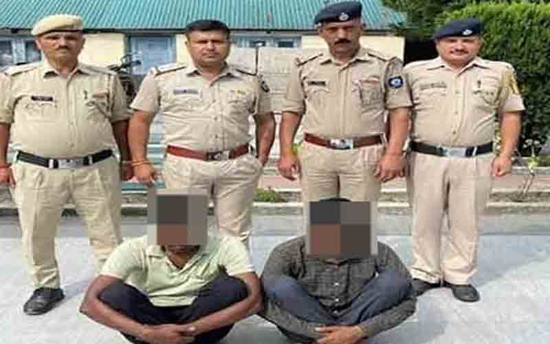 एटीएम कार्ड बदलकर लाख रुपए की धोखाधड़ी करने वाले दो आरोपी गिरफ्तार