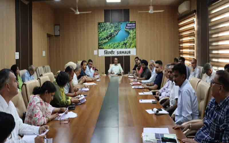 दिव्यांग पैंशन प्रपत्र पर पंचायत सचिव अविलंब रिपोर्ट दें- सुमित खिमटा