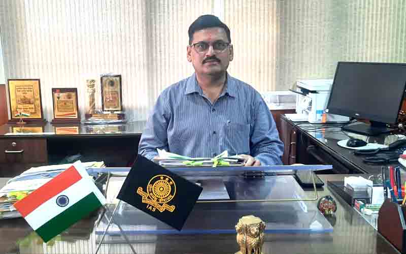 आधार कार्ड में मोबाइल नंबर व ई-मेल अपडेट करवाना अति आवश्यक- एल.आर. वर्मा