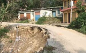 Mandi-Nalsar-road-is-closed.jpg