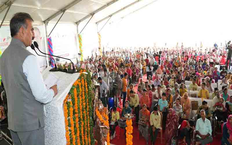 सीएम ने कर्मचारी चयन आयोग के स्थान पर राज्य चयन आयोग स्थापित करने की करी घोषणा