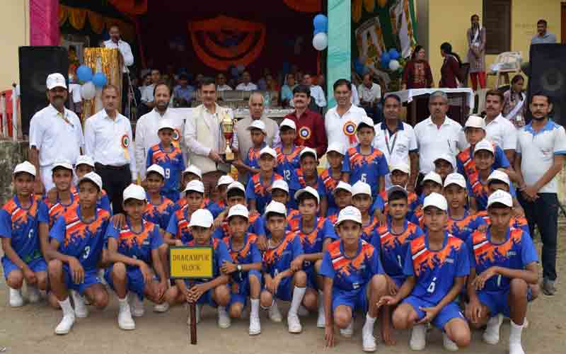 युवाओं को नशे से दूर रखने में खेल अहम- संजय अवस्थी