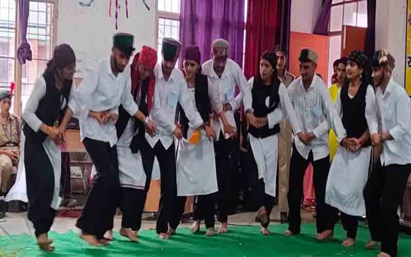 संगड़ाह कॉलेज में वार्षिक सांस्कृतिक कार्यक्रम गिरिसपंदन की धूम