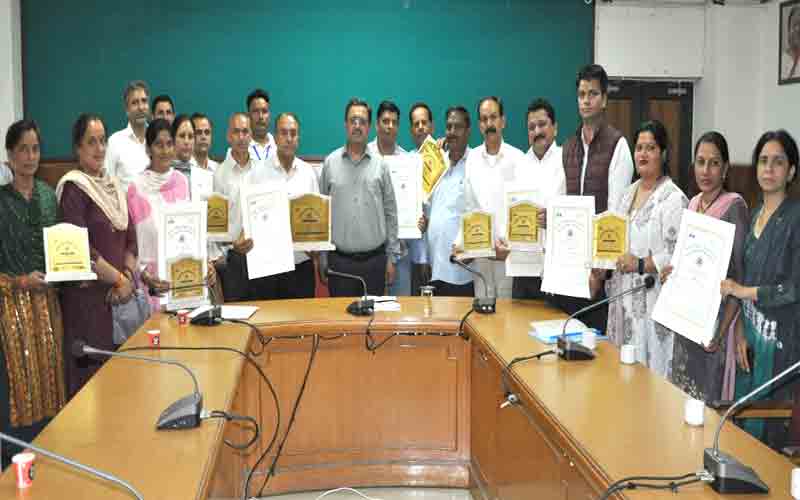 जन सहभागिता के माध्यम से ही समग्र स्वच्छता संभव- मनमोहन शर्मा