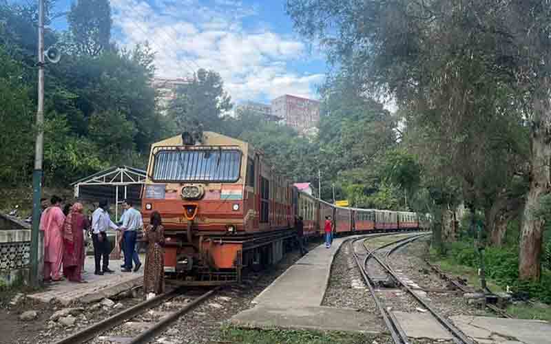 विश्व धरोहर कालका-शिमला रेलवे ट्रैक पर सोलन तक रेलगाड़ियों की आवाजाही शुरू