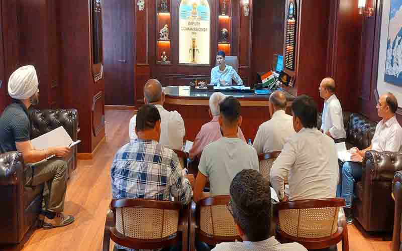 ईवीएम व वीवीपेटस की एफएलसी (फंक्शनलटी जांच) के विषय में बैठक आयोजित