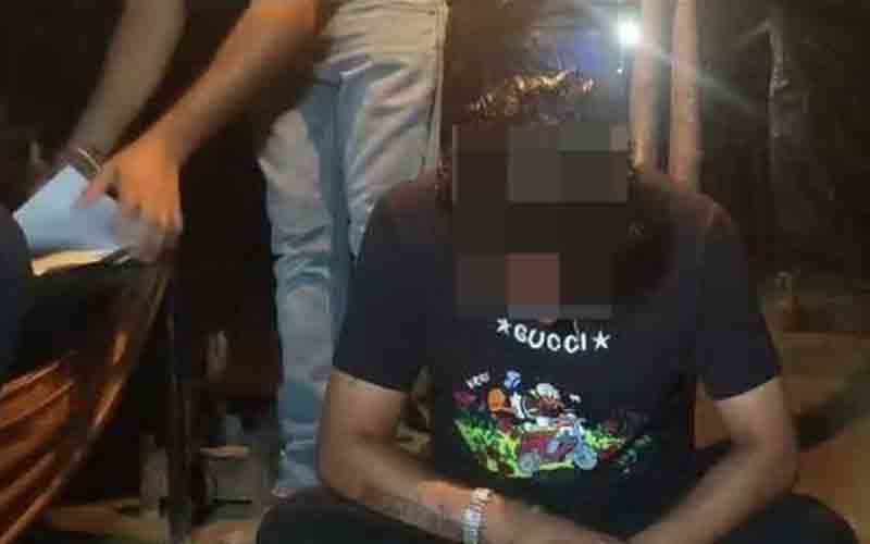 आरोपी द्वारा छिपाई गई अफीम और चरस की बड़ी खेप हुई बरामद, गिरफ्तार