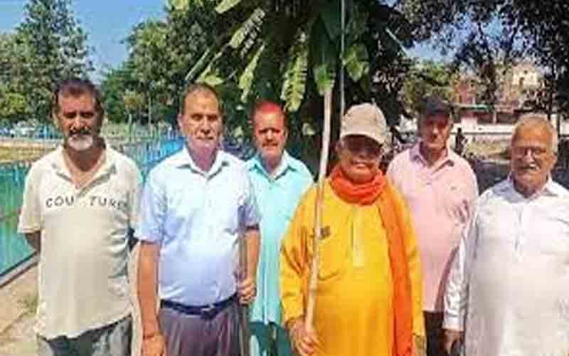 देश के लिए बंदूक उठाने वालों ने उठाया स्वच्छता के लिए झाड़ू