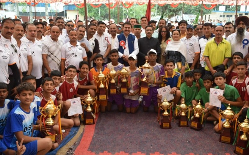 वॉलीबाल में शिमला, खो-खो में हमीरपुर अव्वल, सीपीएस ने नवाजी विजेता टीमें