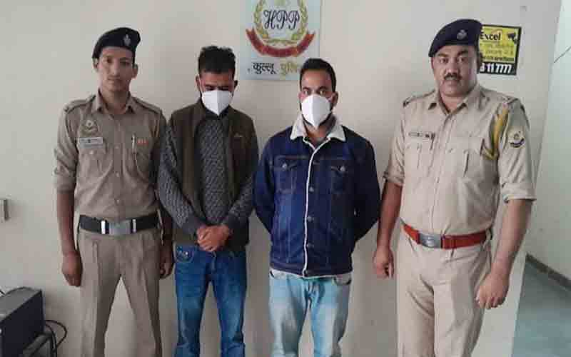 पुलिस ने अफीम सहित 2 व्यक्तियों को किया गिरफ्तार