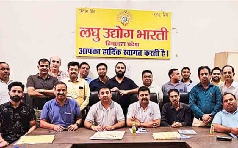 उद्योगों की समस्याओं के समाधान के लिए बनेगी अलग-अलग कमेटीयां- राजीव चौहान