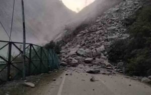 Landslide-on-NH-5-near-Nath.jpg