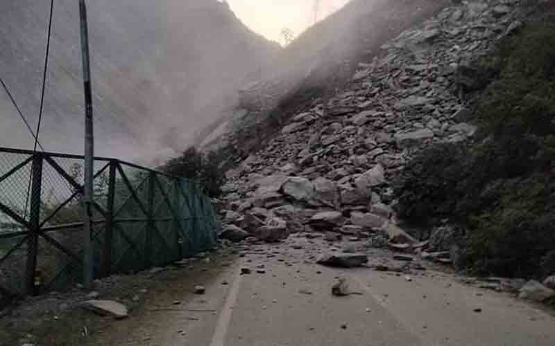 Landslide-on-NH-5-near-Nath.jpg