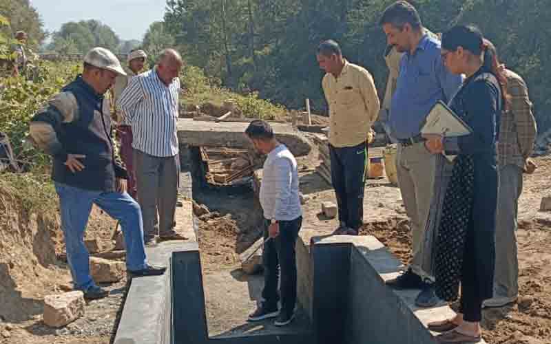 सियाह कुहल योजना से 25.39 हेक्टेयर रकबा होगा सिंचित- डॉ. बलबीर ठाकुर