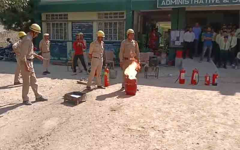 कन्या और बाल स्कूल मंडी में की मॉक ड्रिल, आपदा में बचाव के बताए तरीके