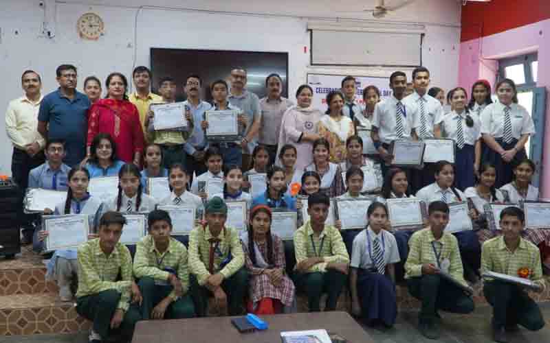 स्कूली बच्चों ने आपदा प्रबंधन पर विभिन्न प्रतियोगिताओं में लिया हिस्सा