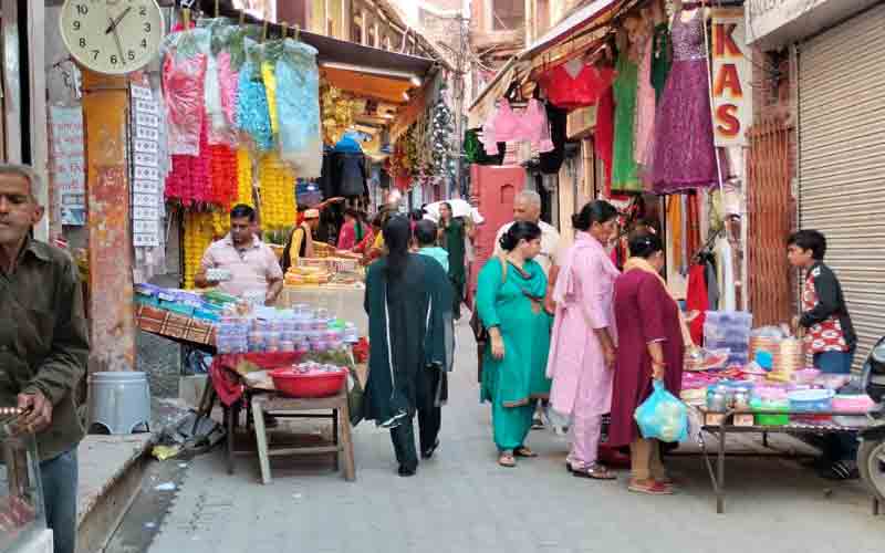 नाहन बाजार में अगर लगाया दुकान से बाहर सामान, तो नहीं होगी खैर