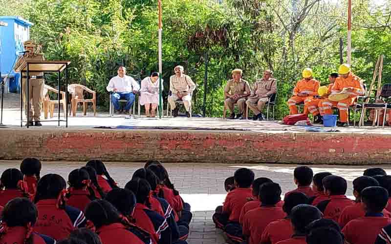 वरिष्ठ माध्यमिक विद्यालय नारग में आयोजित आपदा प्रबंधन जागरूकता कार्यक्रम